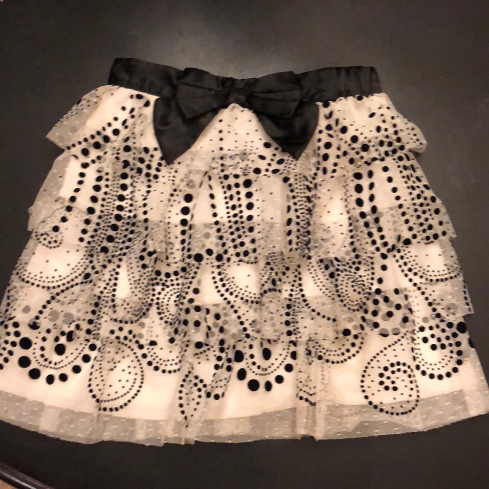 Adorable 2-Hip girls skirt size M